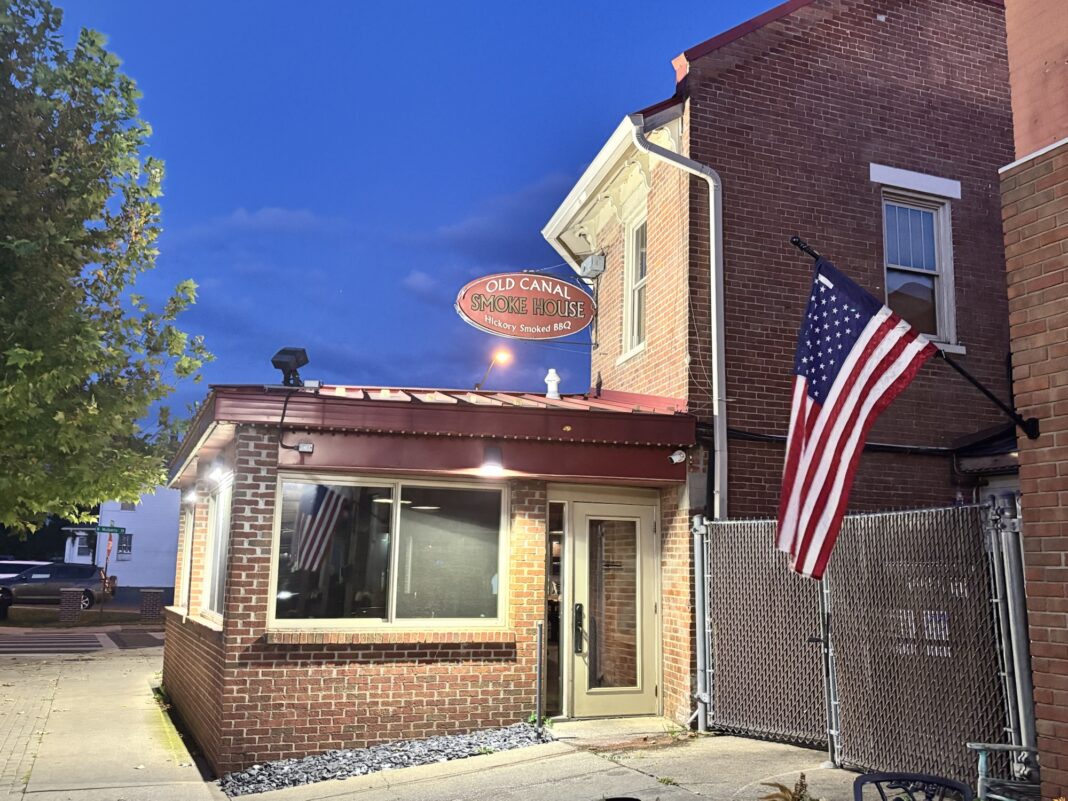 Old Canal Smoke House Draws Praise for Barbecue, Service and Historic Chillicothe Setting