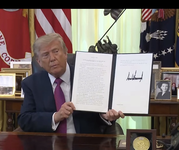 Trump Signs Order to Rename Lake Ontario ‘Lake America’ on U.S. Federal Maps