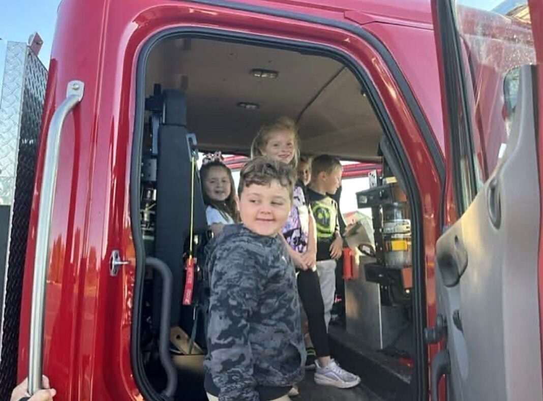 Stockdale Firefighters Bring Engine 1201 to Eastern Elementary for Fire Prevention Week
