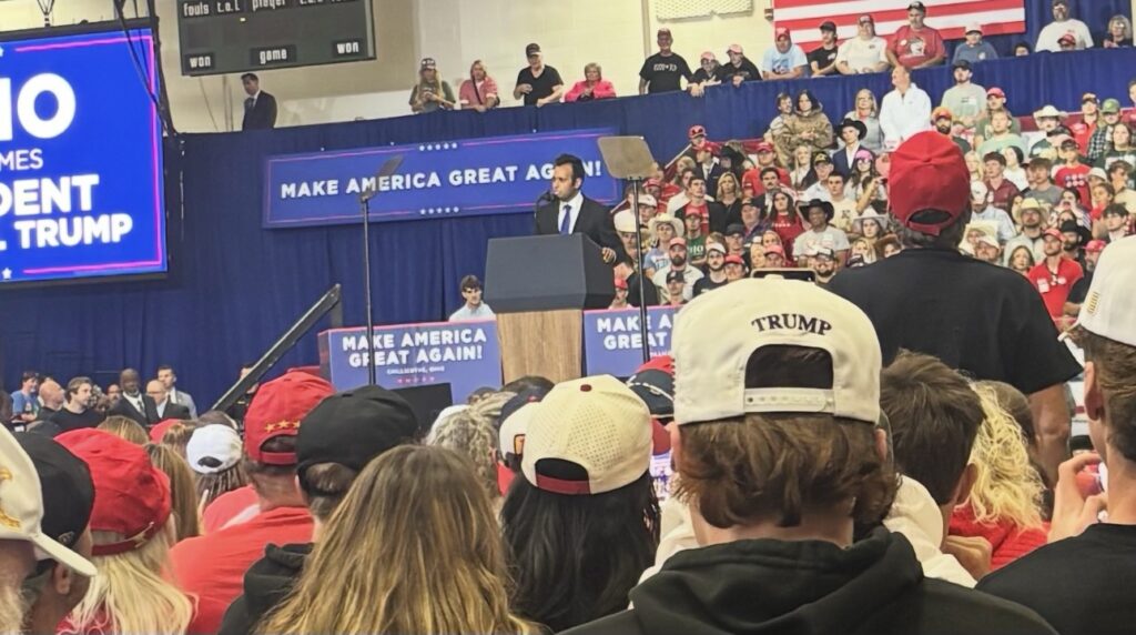 Vivek Ramaswamy addresses the crowd in Chillicothe, OH