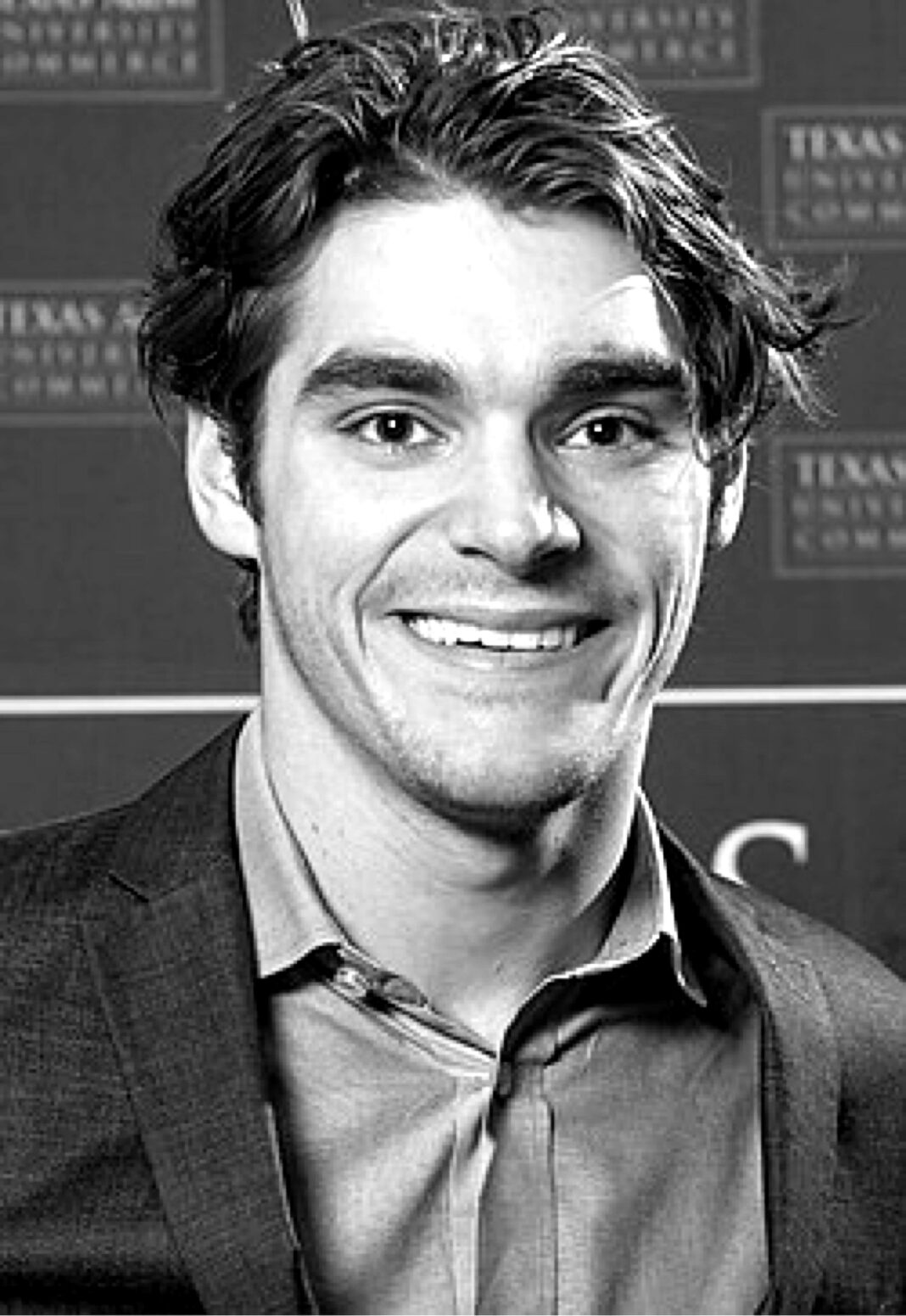 ‘Breaking Bad’ actor RJ Mitte dead at 34